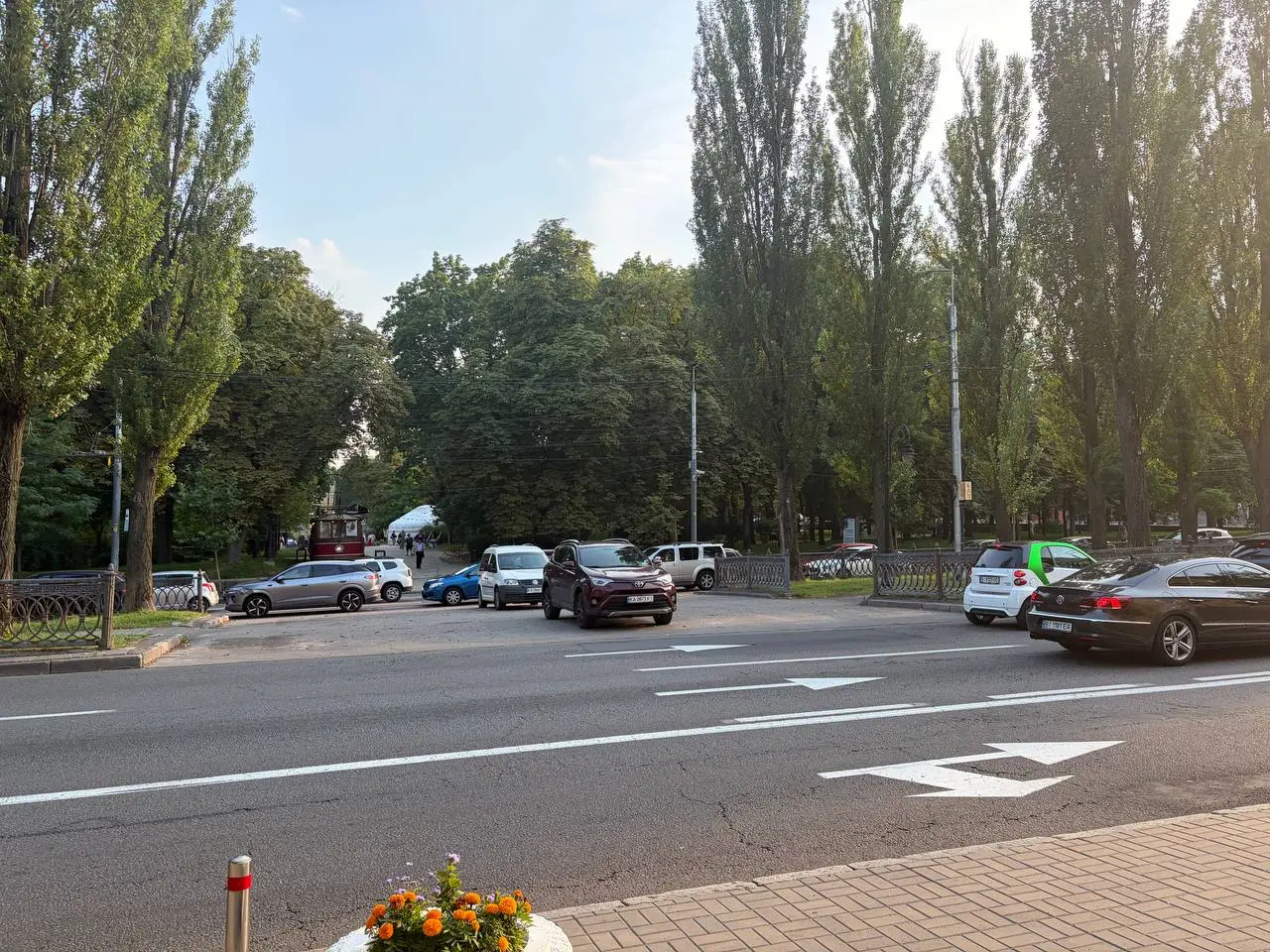 University neighbourhood and arrival area